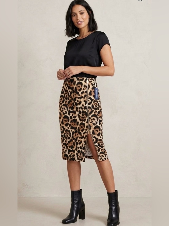 Olivia Blu Dresses & Skirts - Chic Leopard Print Pencil Skirt